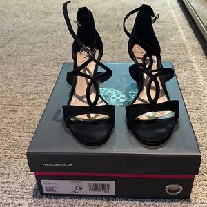 Dress Vince Camuto sandals